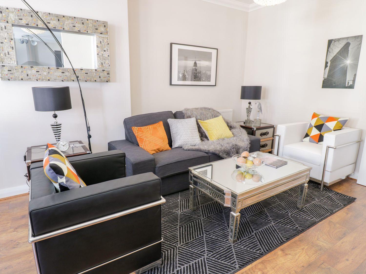 Midtown - Manhattan House 랜디드노 외부 사진