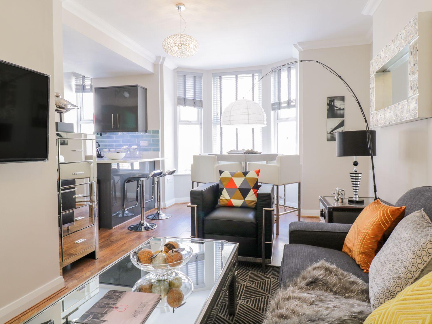 Midtown - Manhattan House 랜디드노 외부 사진